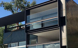 شیشه متحرک گیوتینی (Guillotine Glass-Manual/Motorized)